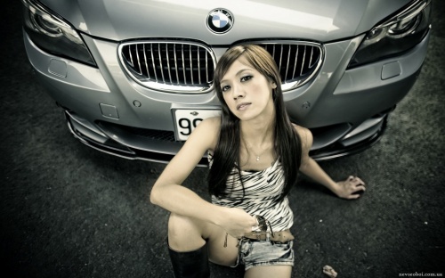 Sexy girls near cars (120 wallpapers)